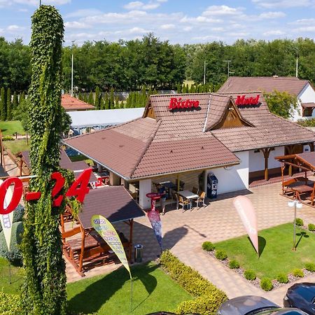 Csalanosi Vendeghaz Hotel Kecskemet Exterior photo
