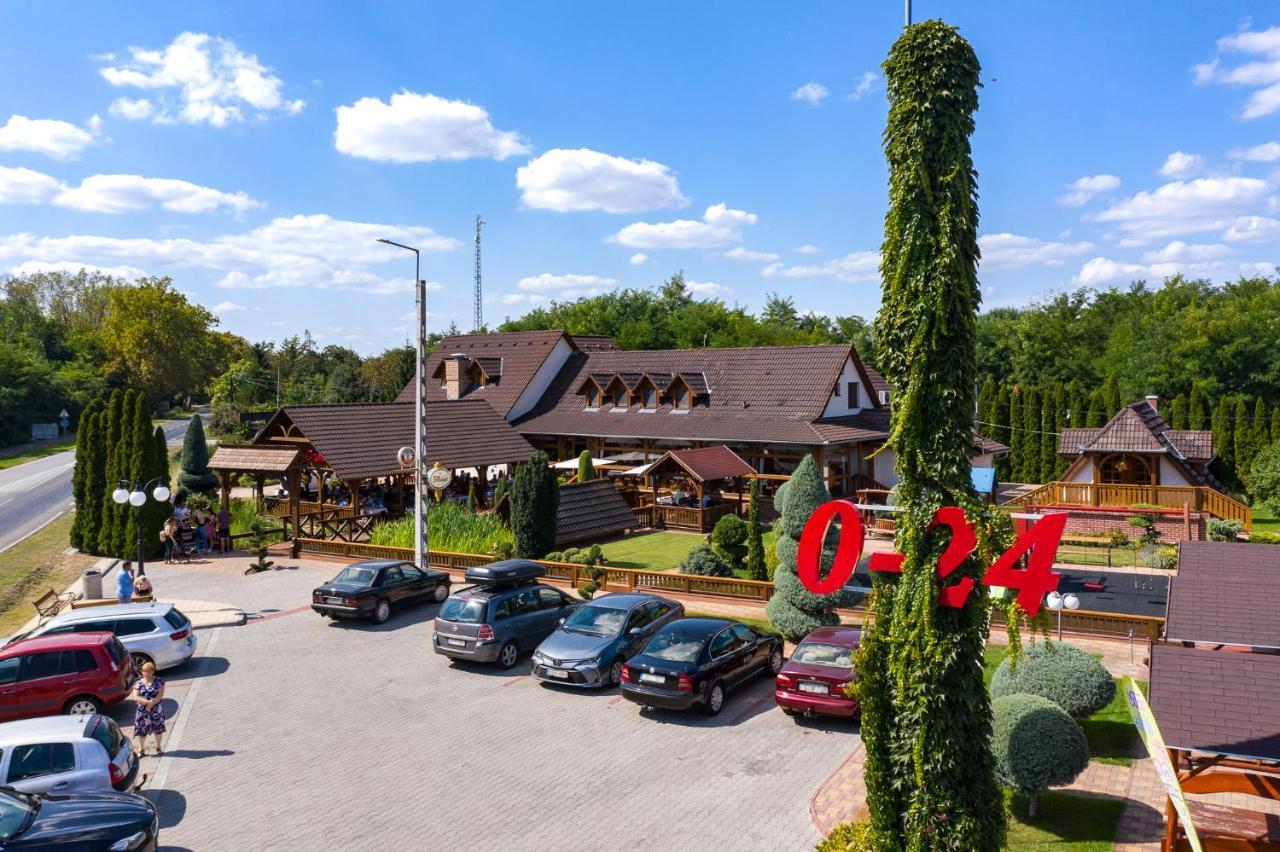 Csalanosi Vendeghaz Hotel Kecskemet Exterior photo